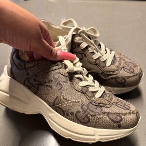 Beige Gucci Sneakers